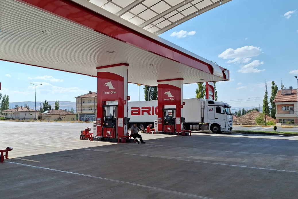 Erol Derin Petrol İstasyonu